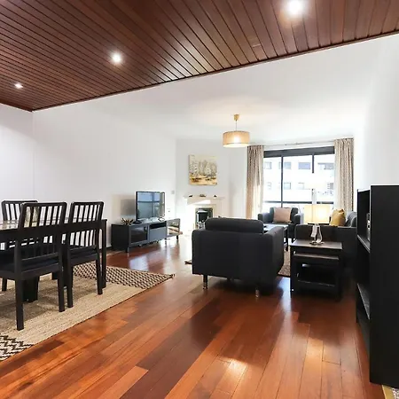 Expo Design By Homing Apartment